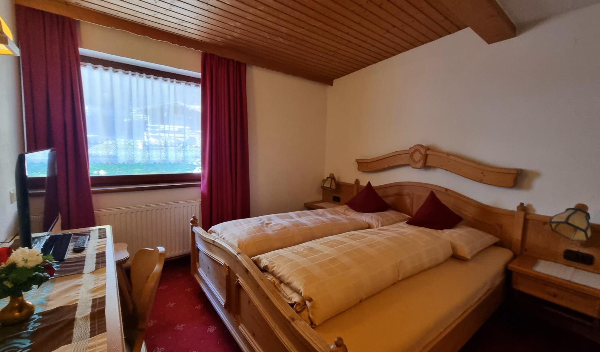 Hotel Garni Friedheim Санкт-Антон-ам-Арльберг Номер фото