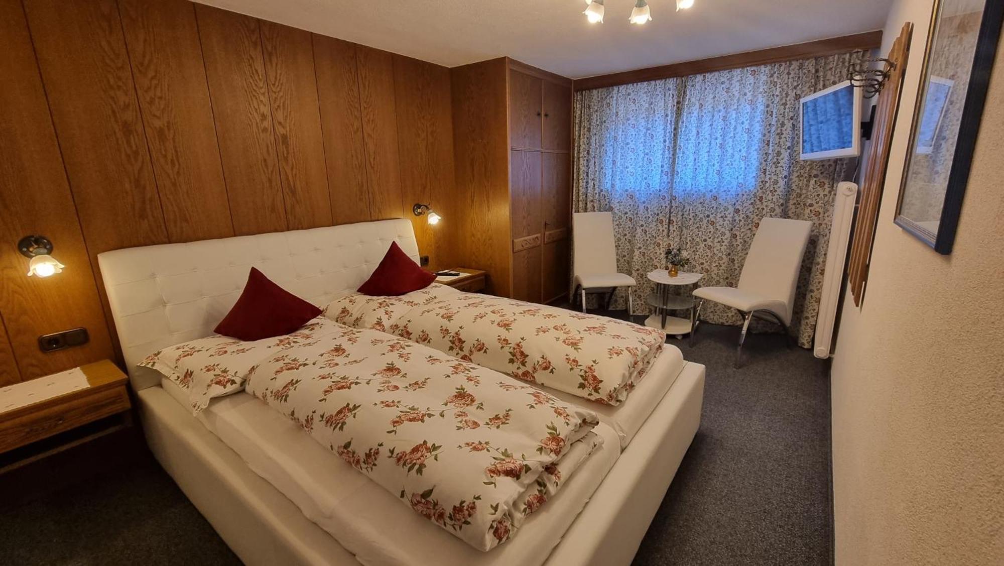 Hotel Garni Friedheim Санкт-Антон-ам-Арльберг Номер фото